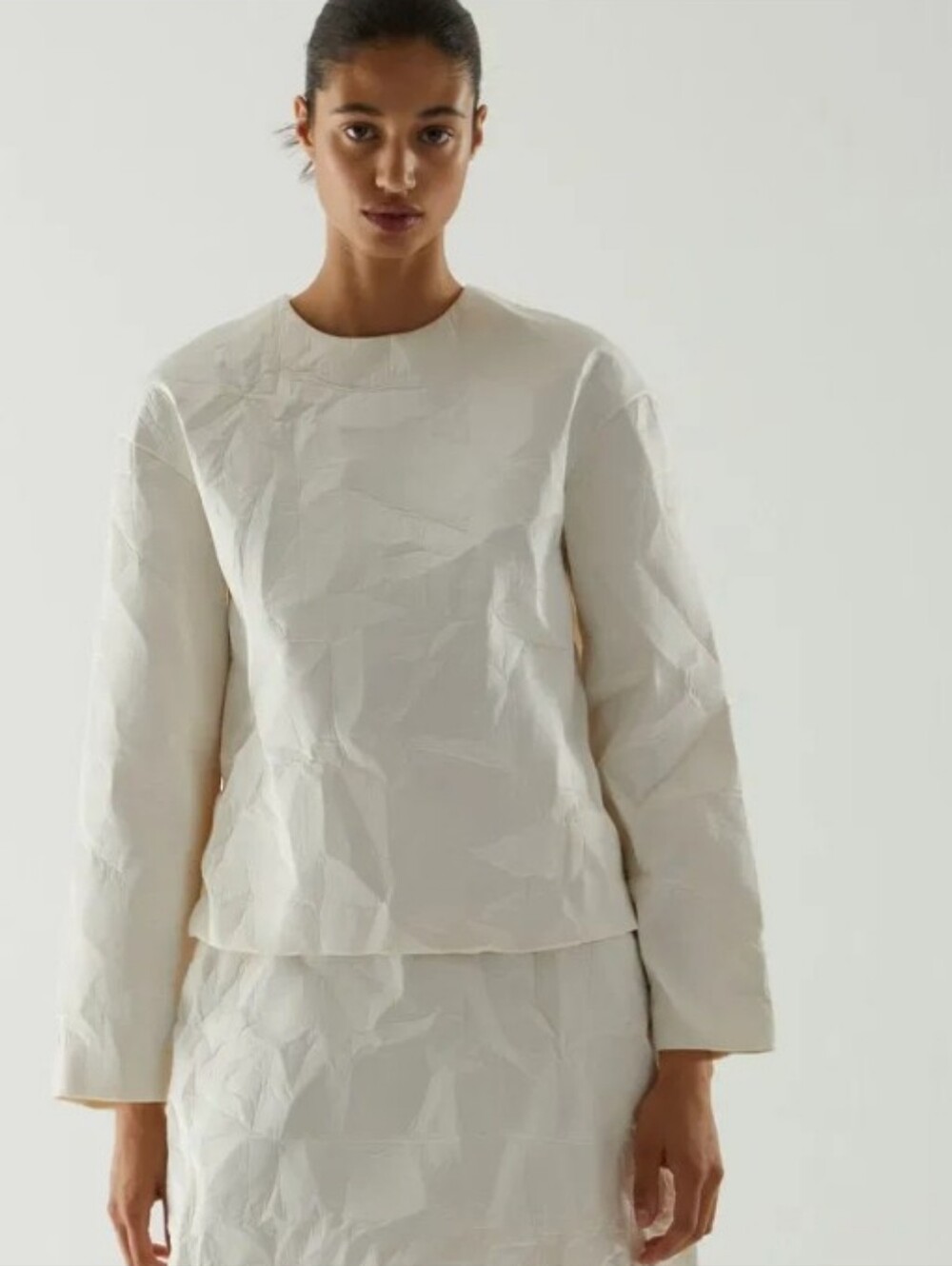 PRISTINE COS Crinkle Long Sleeve White Top Size Large Crew Neck Back Zip